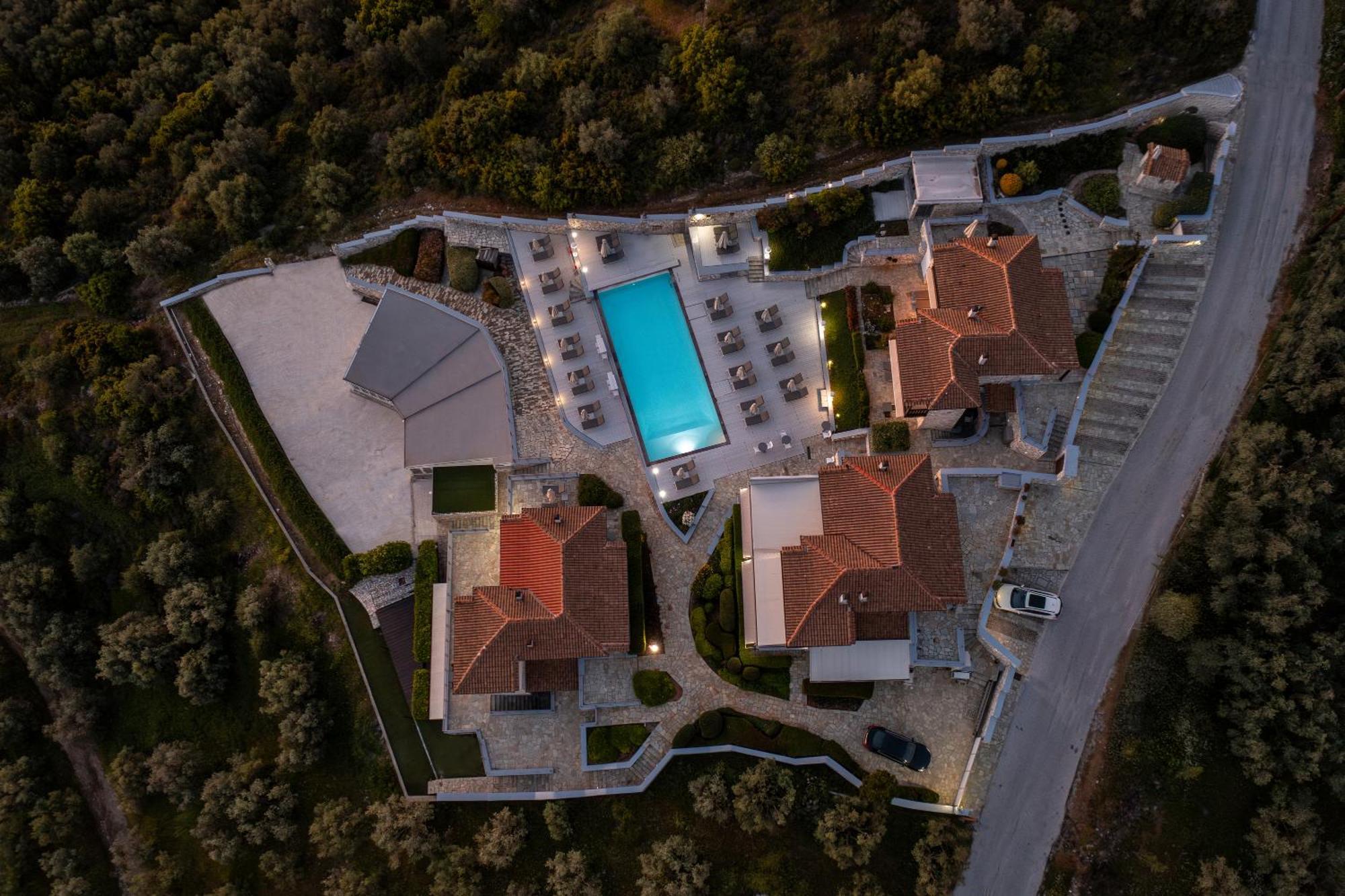 Karavia Lux Inn Afissos Eksteriør billede