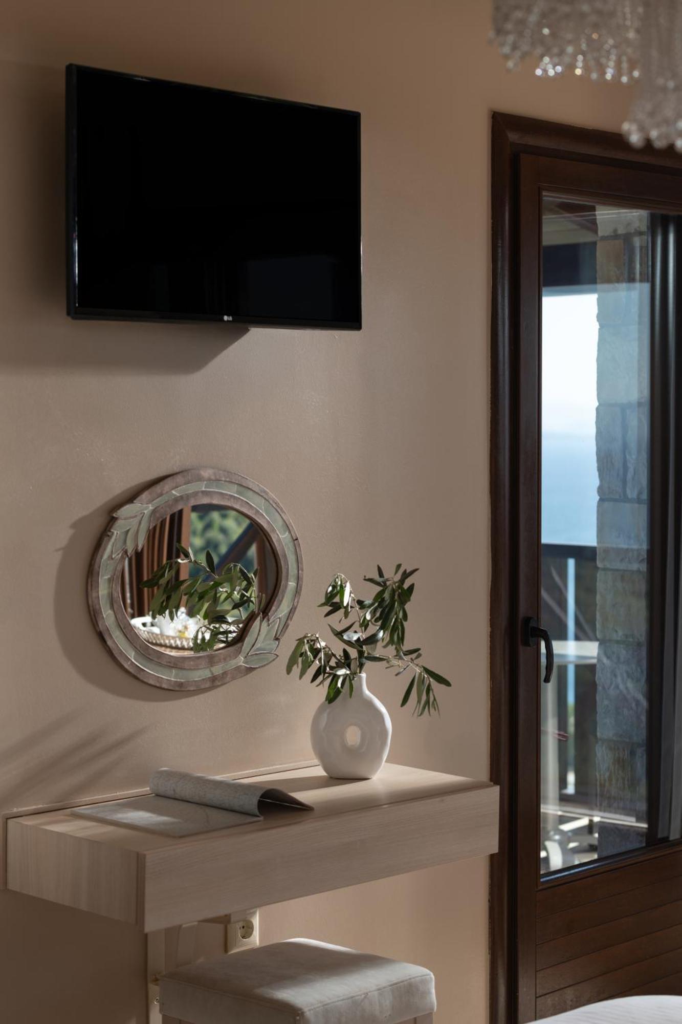 Karavia Lux Inn Afissos Eksteriør billede