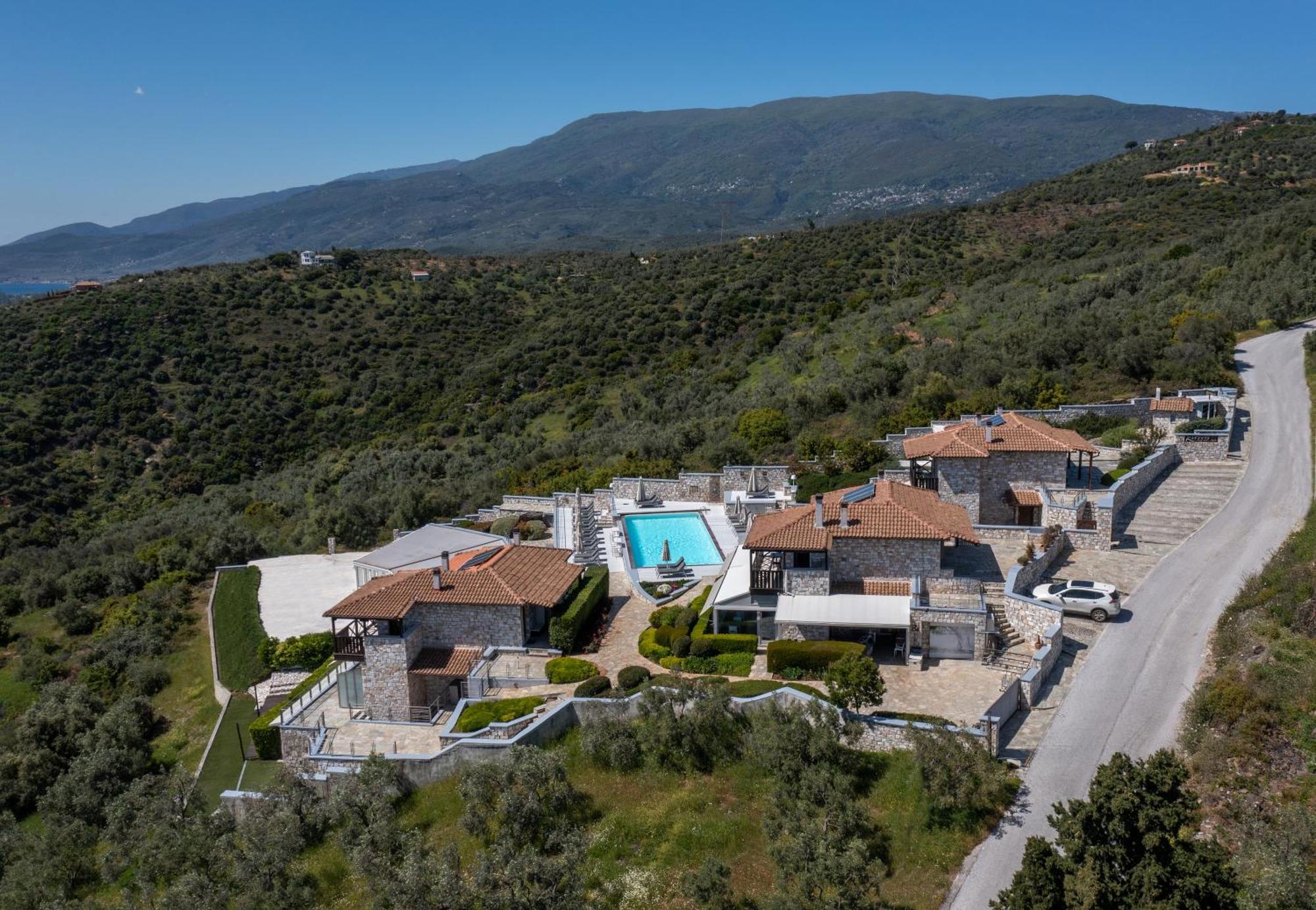 Karavia Lux Inn Afissos Eksteriør billede