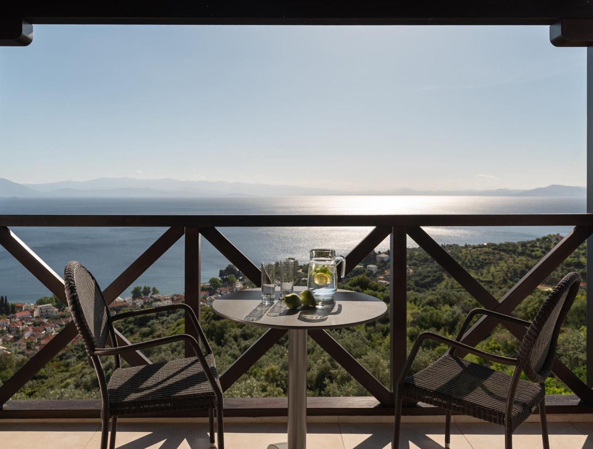 Karavia Lux Inn Afissos Eksteriør billede