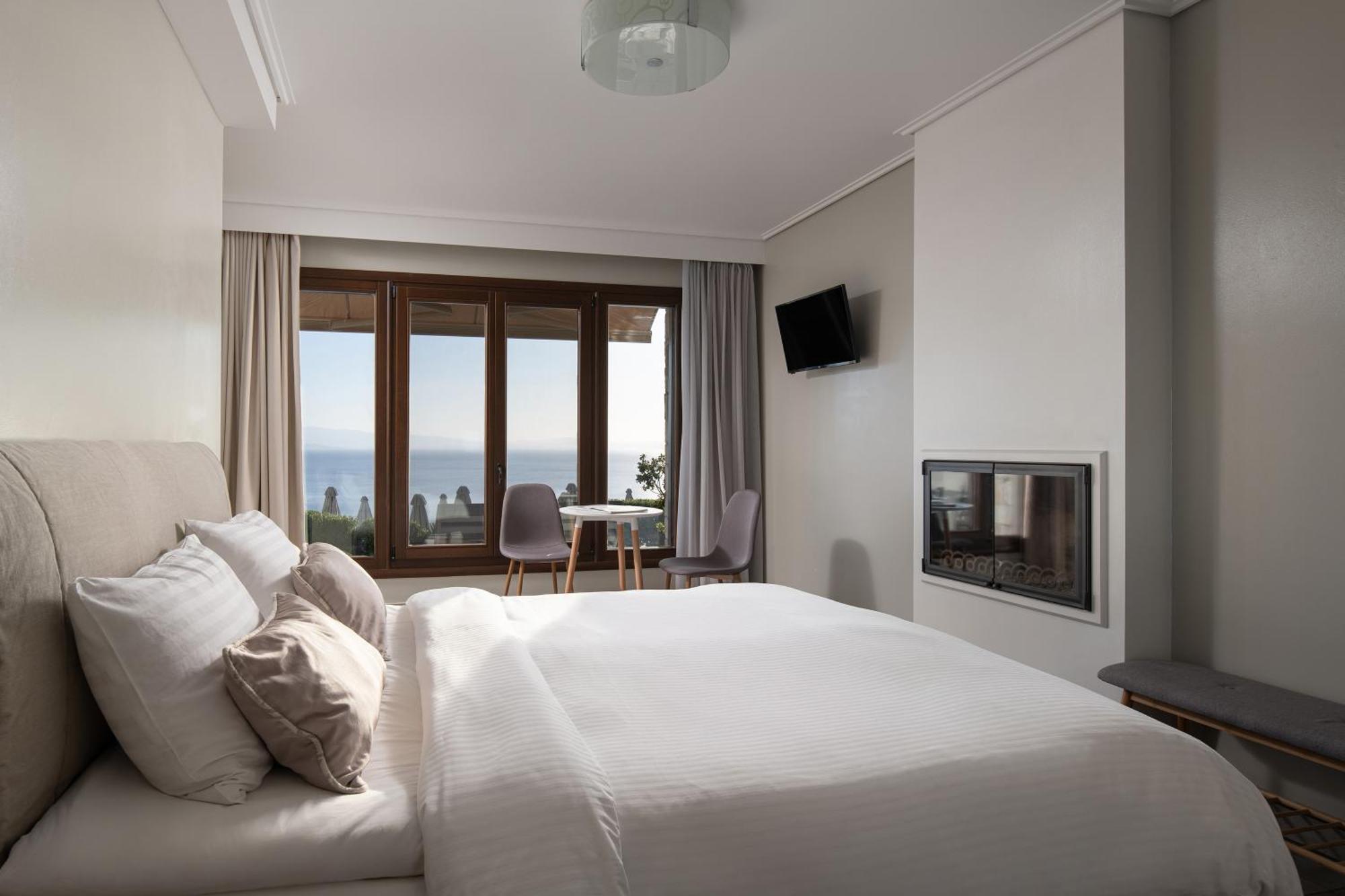 Karavia Lux Inn Afissos Eksteriør billede