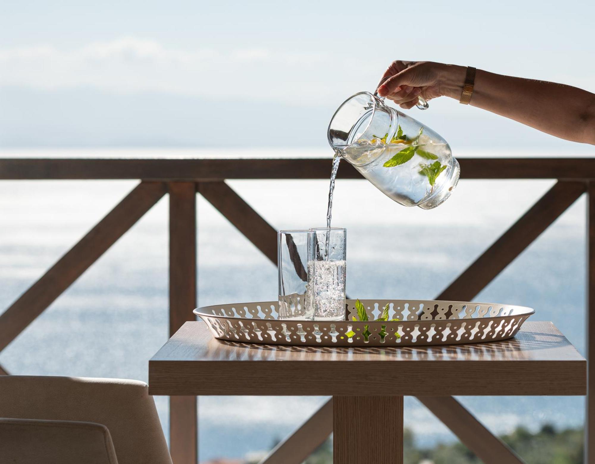 Karavia Lux Inn Afissos Eksteriør billede