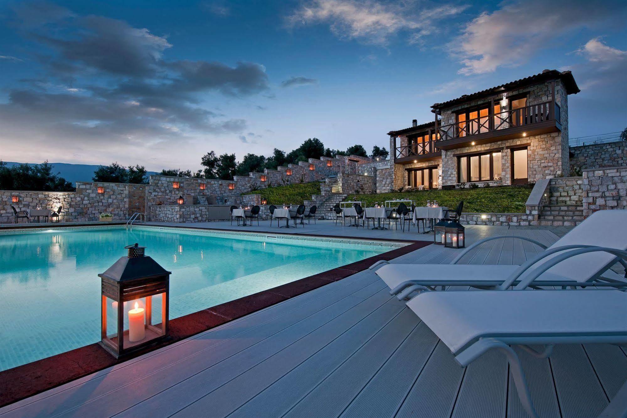 Karavia Lux Inn Afissos Eksteriør billede